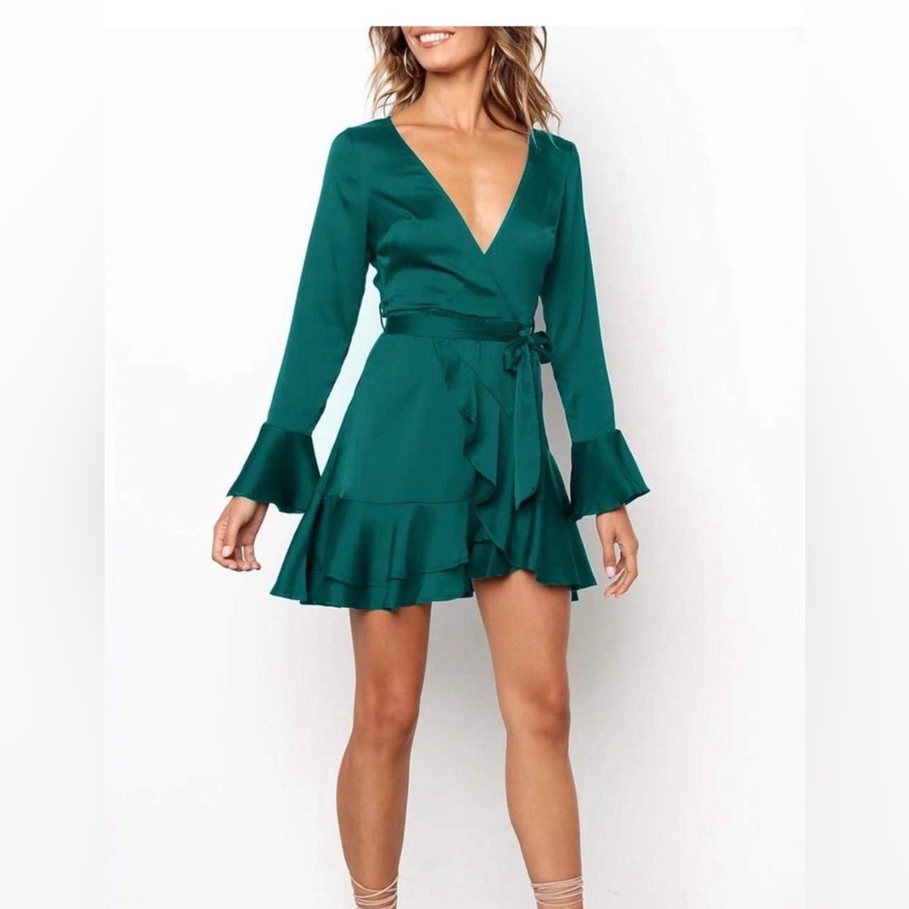 Chic Emerald Long Sleeve Wrap Dress